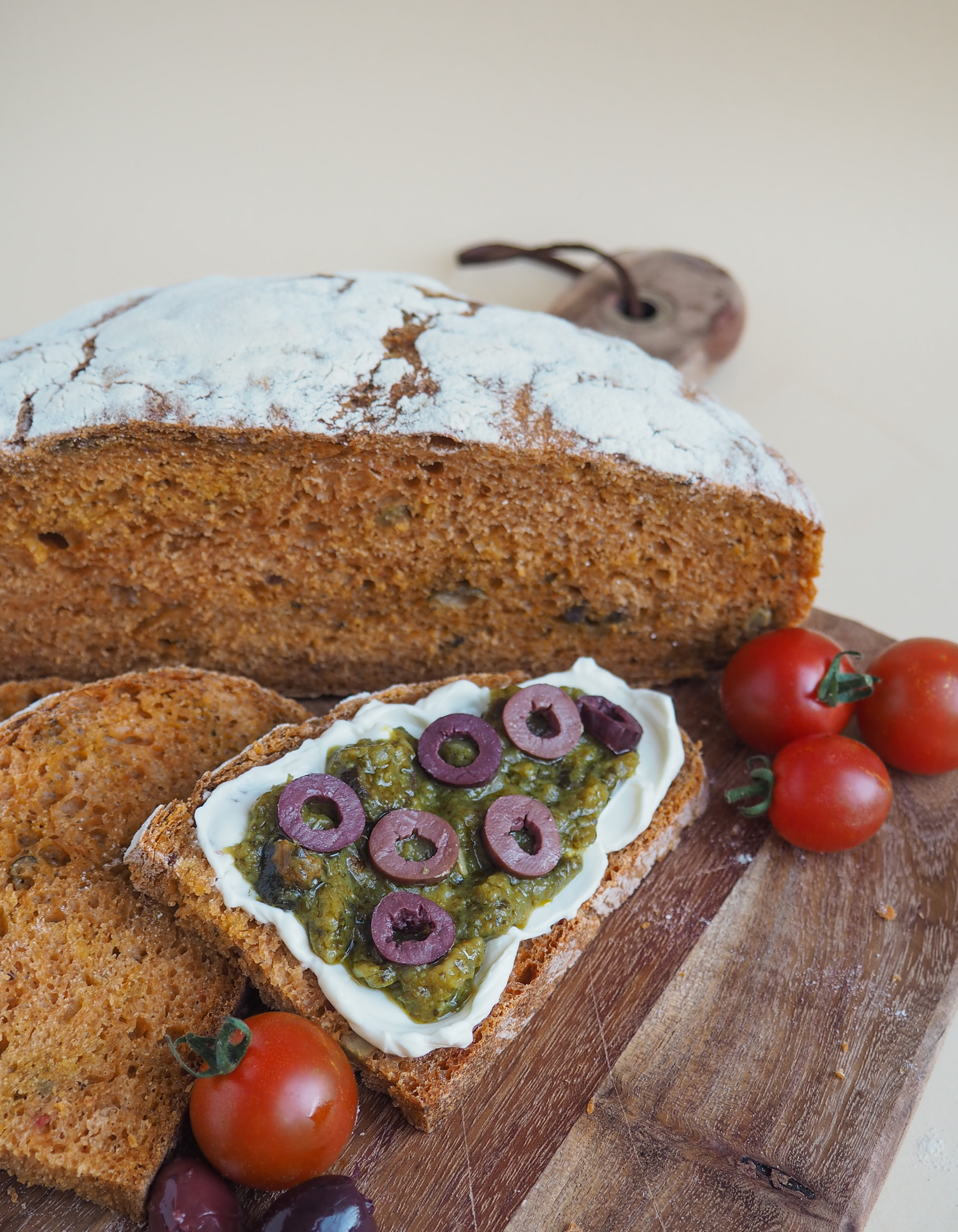 Tomaten-Olivenbrot