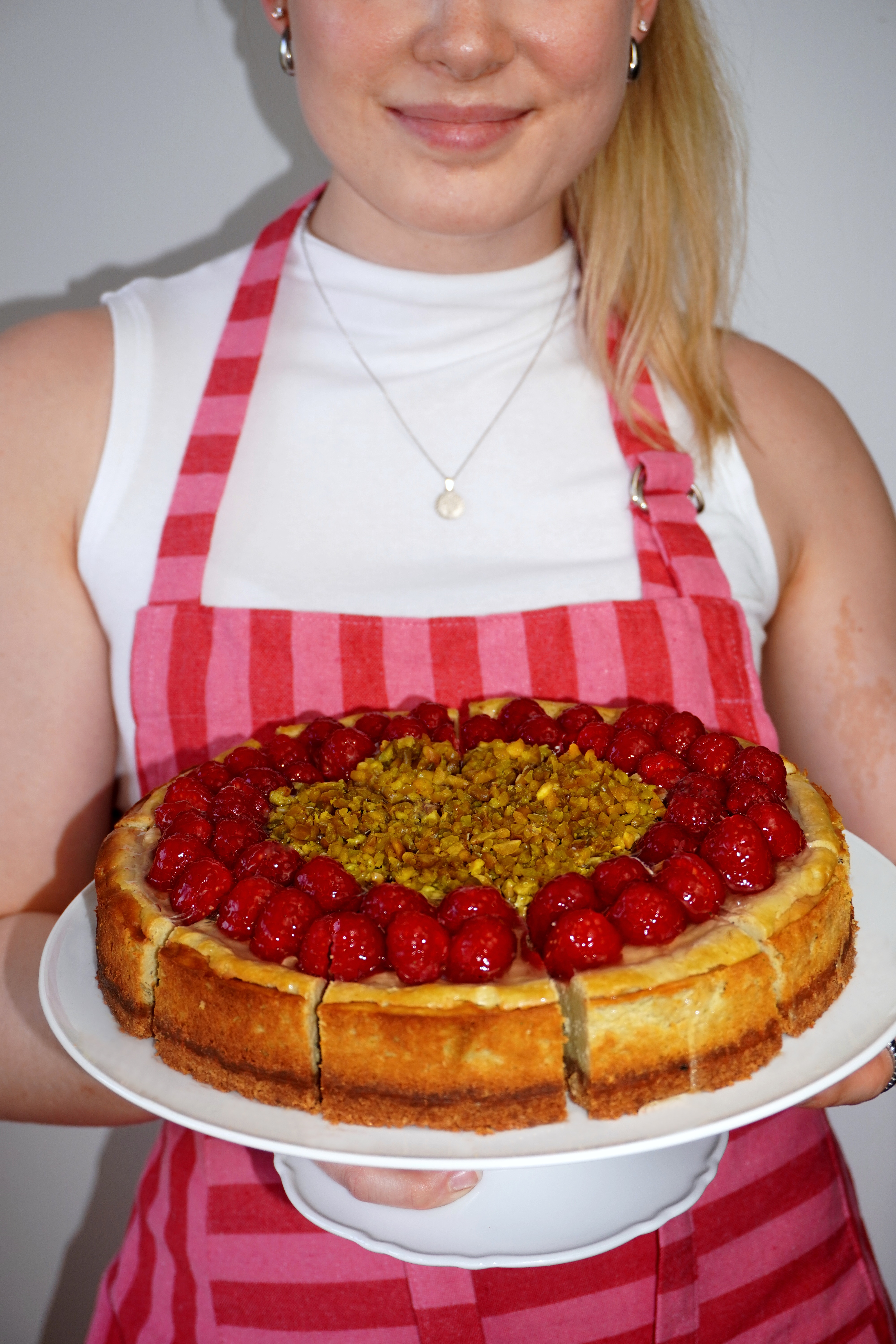 Pistazien-Cheesecake mit Himbeeren